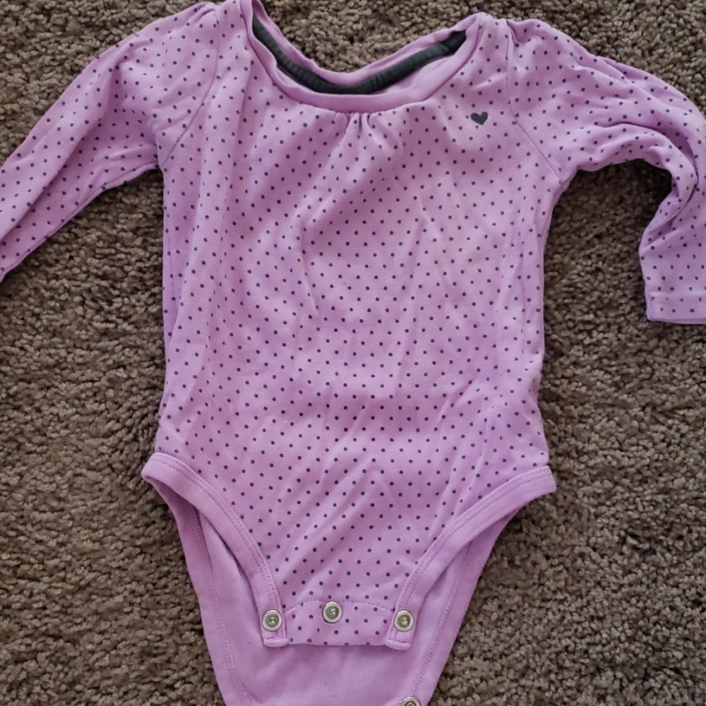 Osh Kosh long sleeved onesie size 9M